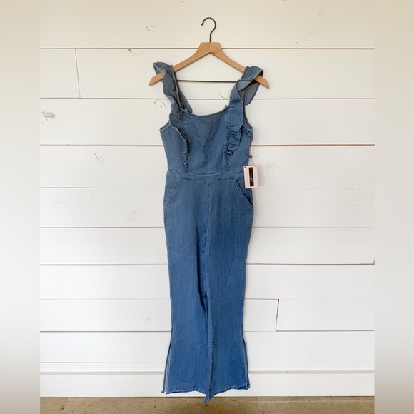 NWT Lightwash Denim Ruffle Jumpsuit - Picture 4 of 9